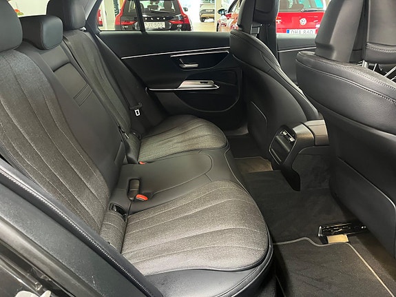 Mercedes-Benz E300 de 22 of 23