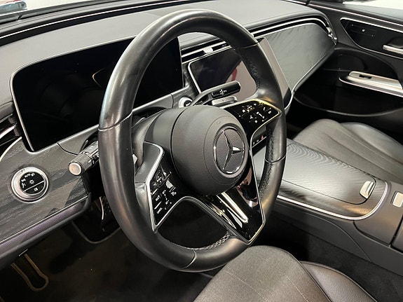 Mercedes-Benz E300 de 13 of 23