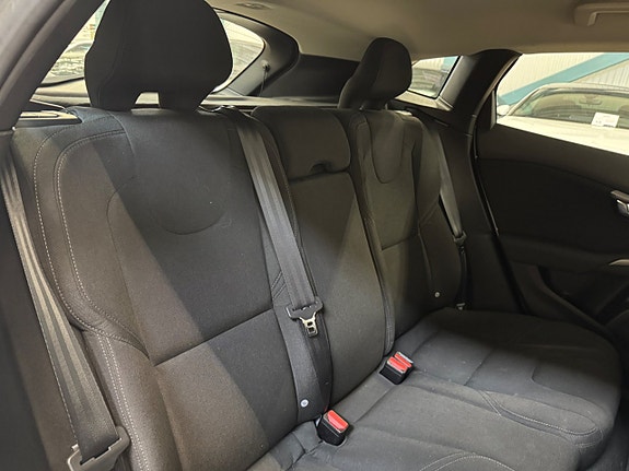 Volvo V40 10 of 15