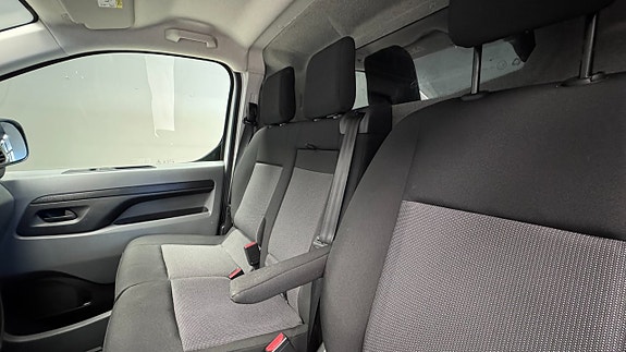 Peugeot Expert 8 of 19