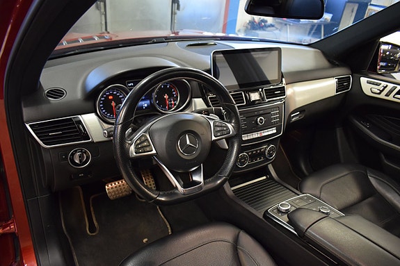 Mercedes-Benz GLE43 6 of 25