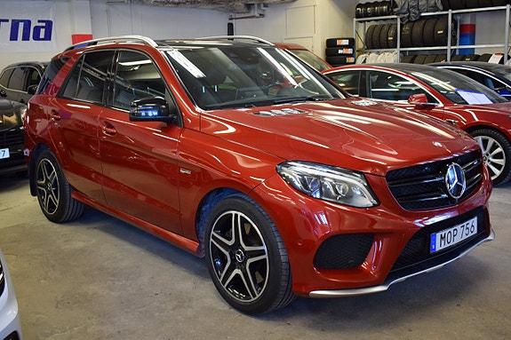 Mercedes-Benz GLE43 2 of 25