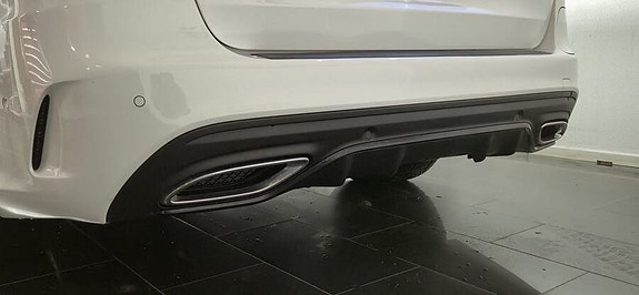 Mercedes-Benz C300 17 of 18