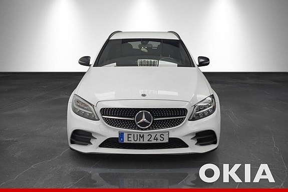 Mercedes-Benz C300 3 of 5