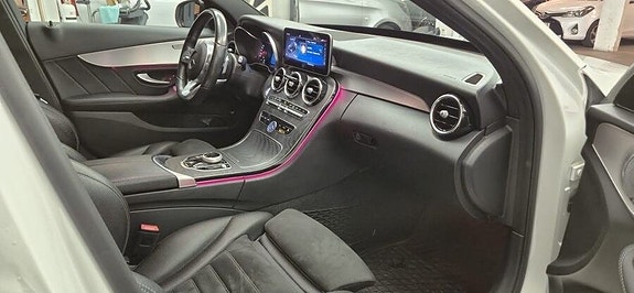 Mercedes-Benz C300 12 of 18