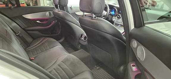 Mercedes-Benz C300 9 of 18