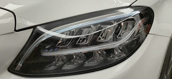 Mercedes-Benz C300 6 of 18