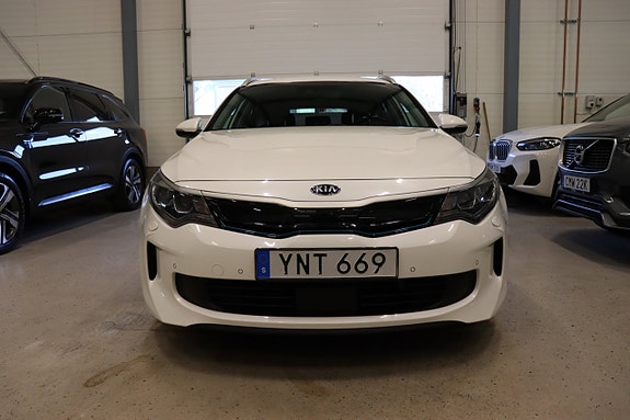 Kia Optima 2 of 27