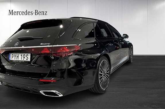 Mercedes-Benz E300 de 4 of 13