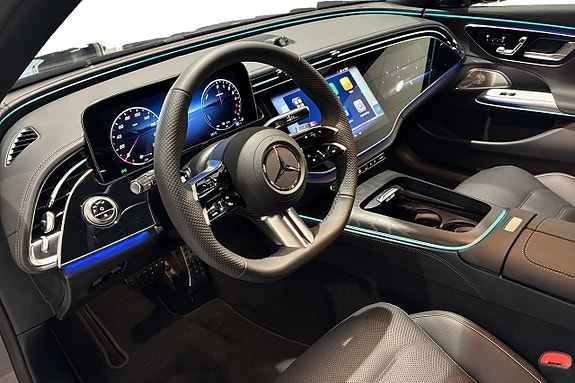 Mercedes-Benz E300 de 6 of 13