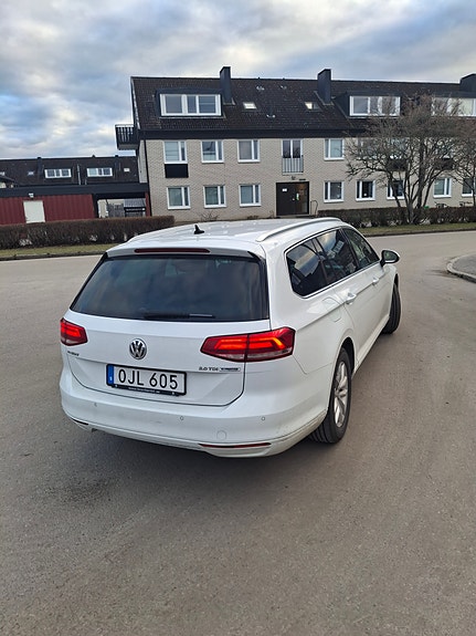 Volkswagen Passat 3 of 5