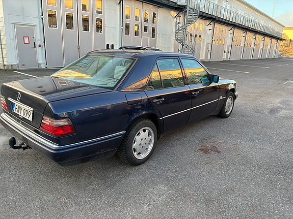 Mercedes-Benz E250 d 5 of 9