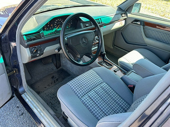 Mercedes-Benz E250 d 9 of 9