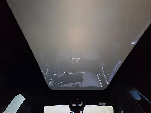BMW iX 13 of 19