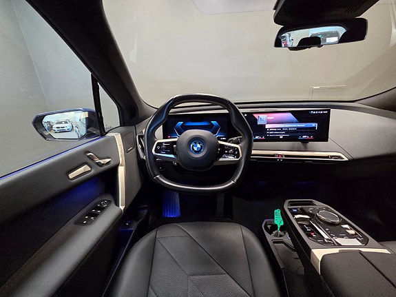 BMW iX 18 of 19