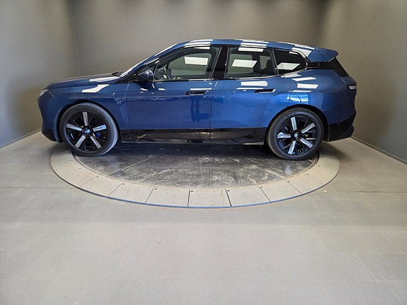 BMW iX 2 of 19