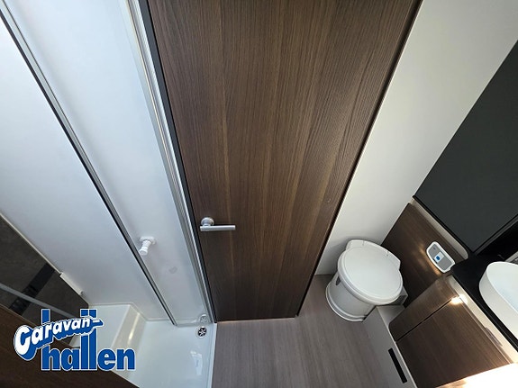 Adria Coral SUPREME 670SL 5 of 15