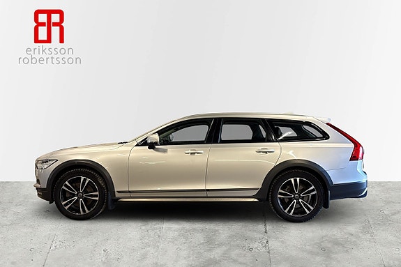 Volvo V90 Cross Country 2 of 5