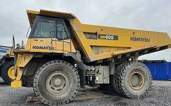 Komatsu HD 605-7E0 11 of 11