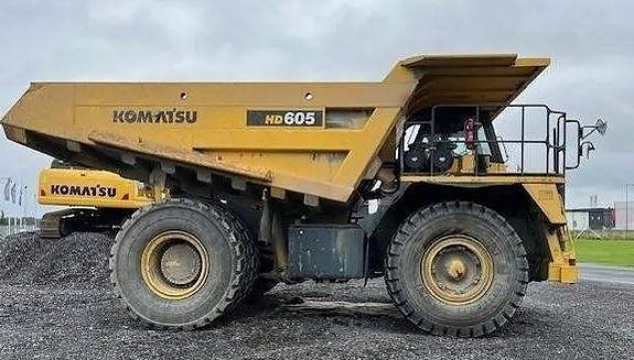 Komatsu HD 605-7E0 3 of 5