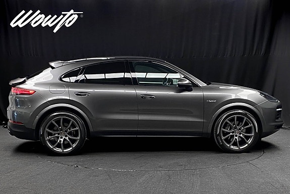 Porsche Cayenne Coupe 3 of 5