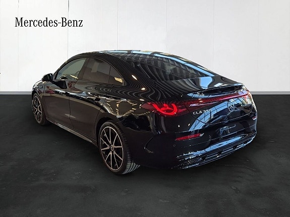 Mercedes-Benz CLA350 3 of 5