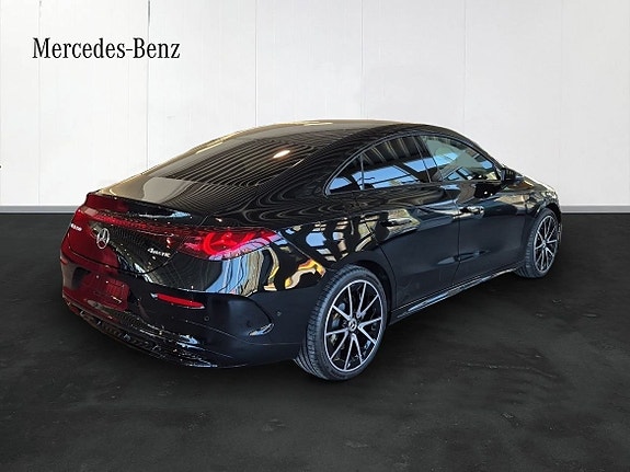 Mercedes-Benz CLA350 4 of 5