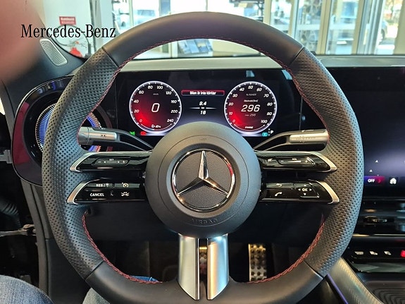 Mercedes-Benz CLA350 8 of 11