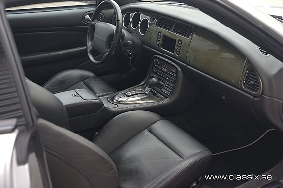 Jaguar XKR 25 of 30