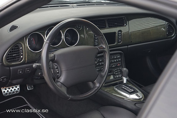 Jaguar XKR 9 of 30