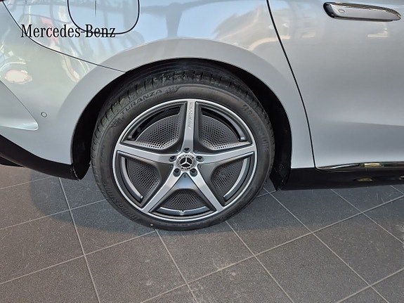 Mercedes-Benz EQE350+ 5 of 11