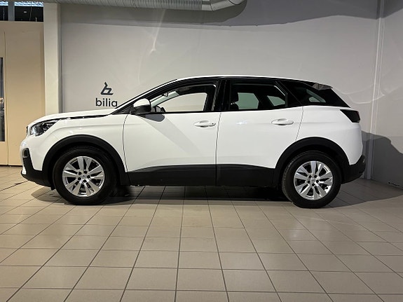 Peugeot 3008 2 of 5