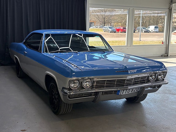 Chevrolet Impala 2 of 5