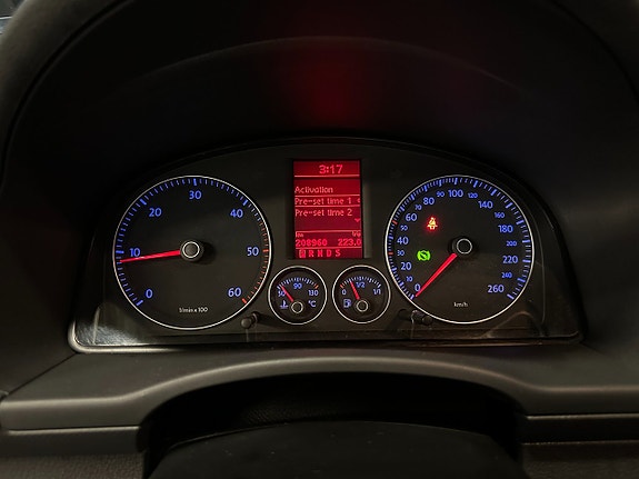 Volkswagen Caddy Maxi 21 of 30