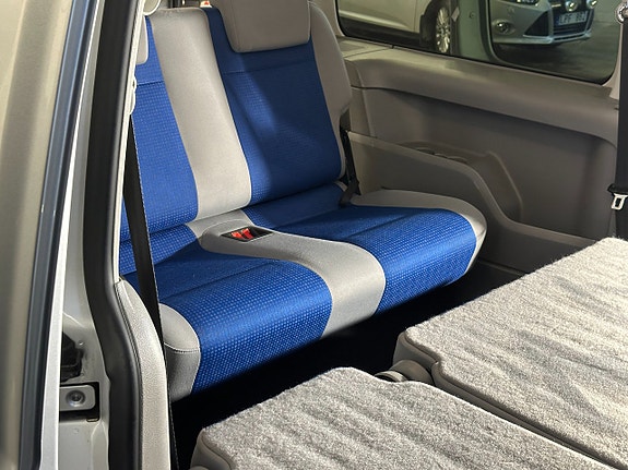 Volkswagen Caddy Maxi 16 of 30