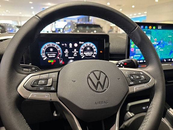 Volkswagen T-Roc 21 of 23