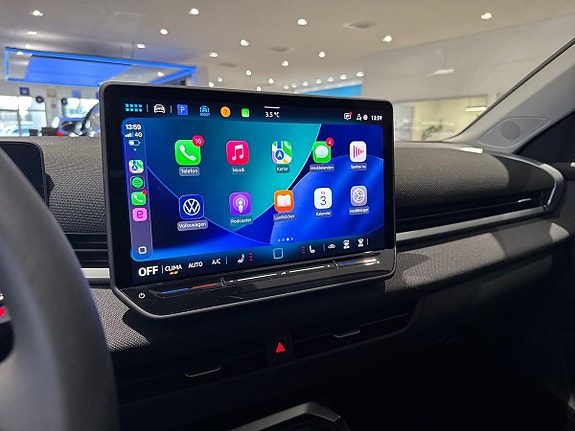 Volkswagen T-Roc 17 of 23