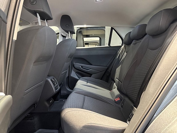Volkswagen T-Roc 14 of 23