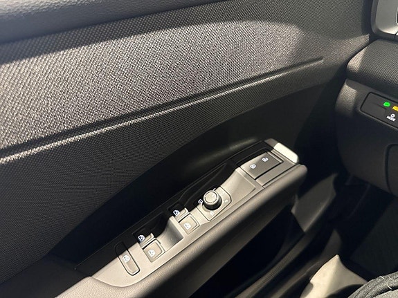 Volkswagen T-Roc 22 of 23