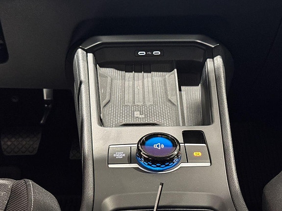 Volkswagen T-Roc 12 of 23