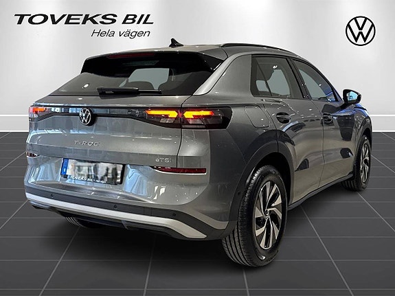 Volkswagen T-Roc 6 of 23