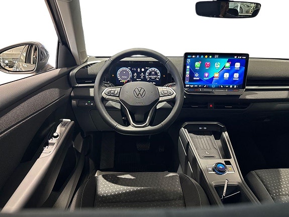Volkswagen T-Roc 10 of 23