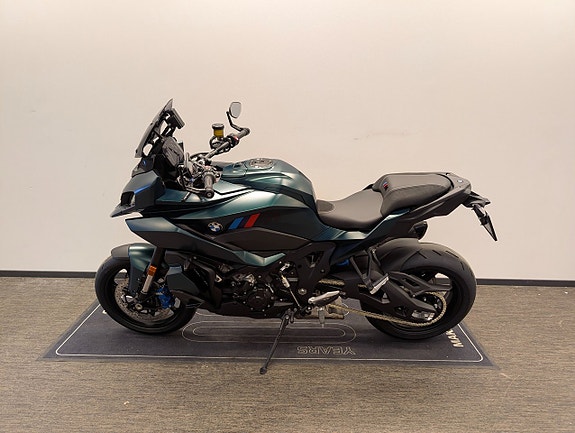 BMW M1000XR Aurelius Green Metallic 4 of 4