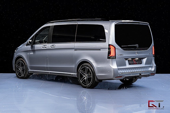 Mercedes-Benz V300 8 of 25