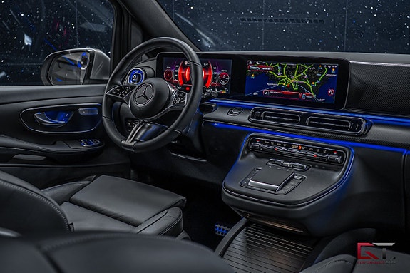 Mercedes-Benz V300 22 of 25
