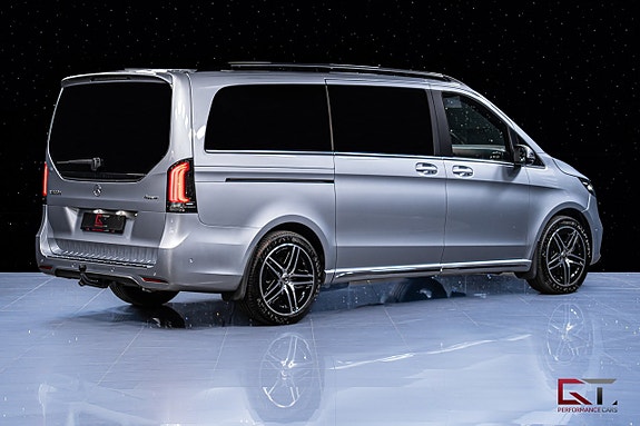 Mercedes-Benz V300 10 of 25