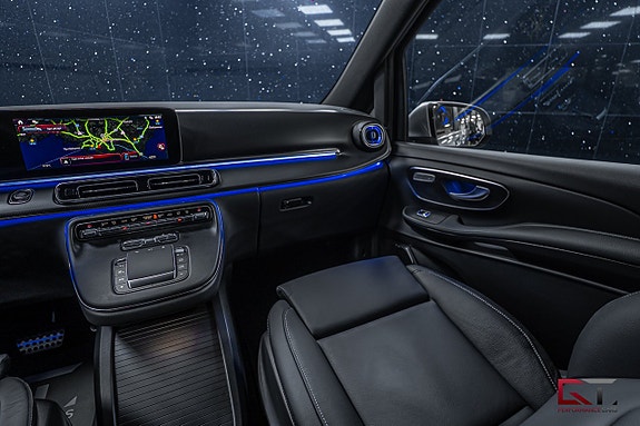 Mercedes-Benz V300 20 of 25