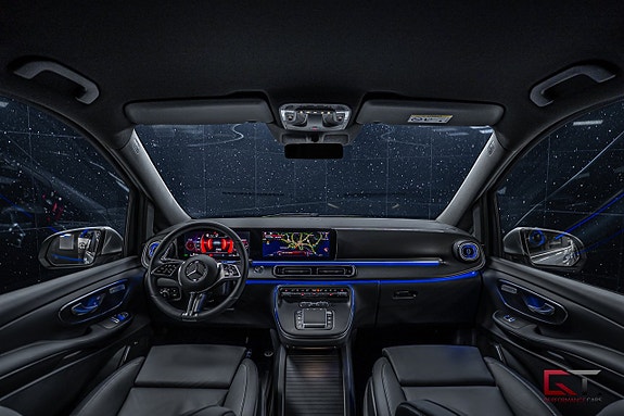 Mercedes-Benz V300 18 of 25