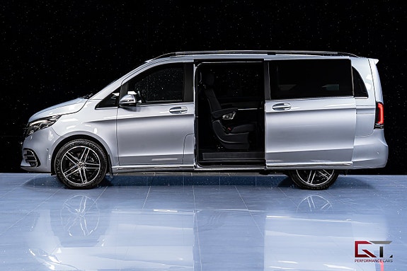Mercedes-Benz V300 6 of 25