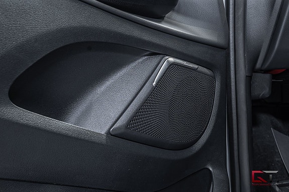 Mercedes-Benz V300 12 of 25
